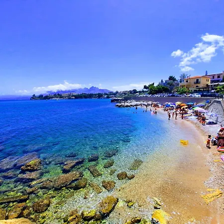 Apartment Seafront House Gabbiano Blu