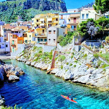 Apartment Seafront House Gabbiano Blu