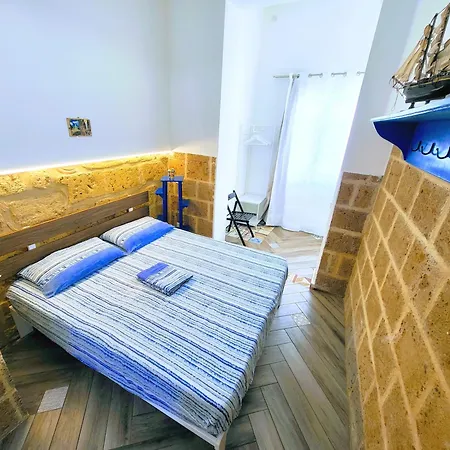 Apartment Seafront House Gabbiano Blu