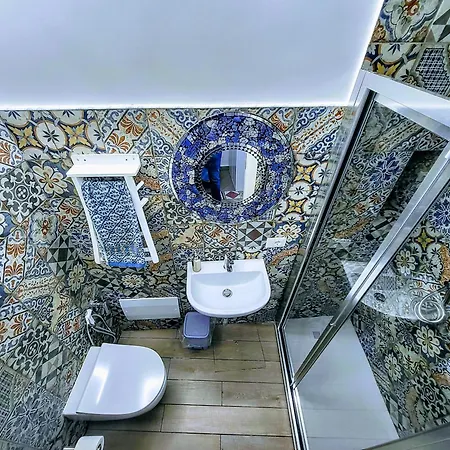 Apartment Seafront House Gabbiano Blu *